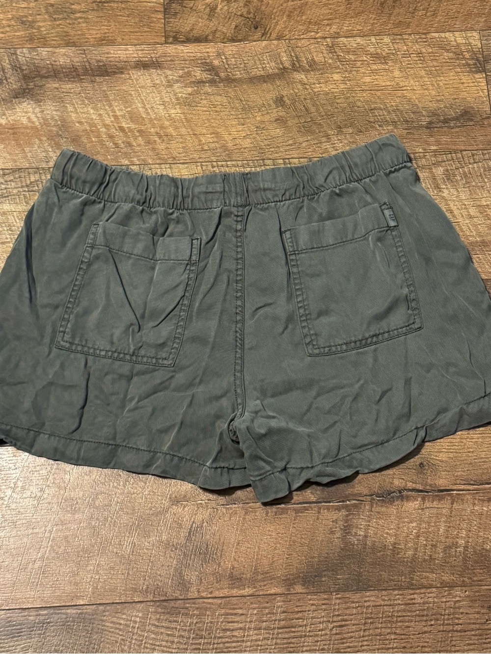 GAP Women's Olive Drawstring Casual Shorts - Picture 3 of 3